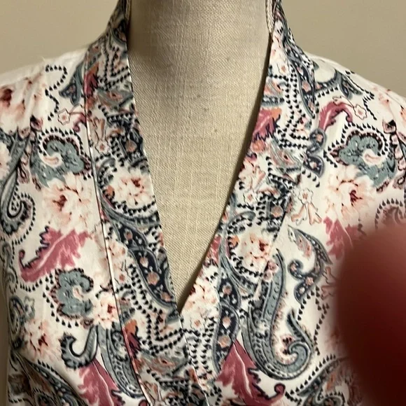 Inc faux wrap blouse. Blue paisley and floral , sz large - Picture 3 of 12